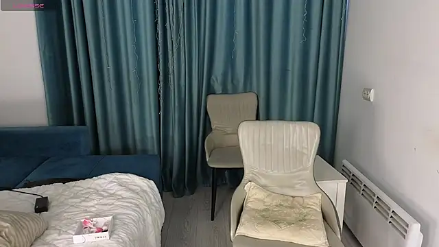 AudreyMell online show from April 28, 1:49 pm