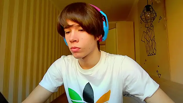 Snapshot of gayGamogey chatting on March 7, 11:18 am gayGamogey online show from March 7, 11:18 am