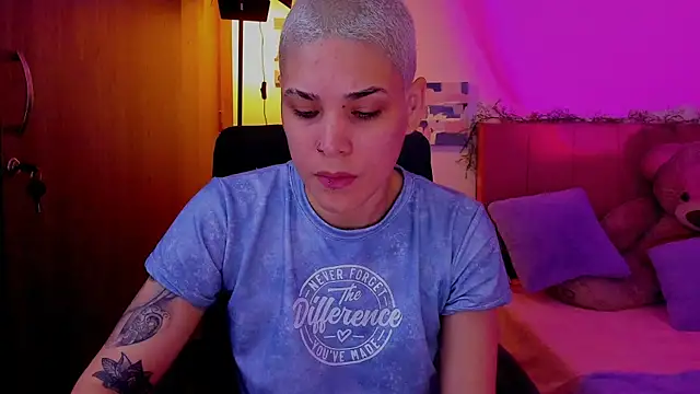 Charlee pink online show from March 28, 10:09 pm