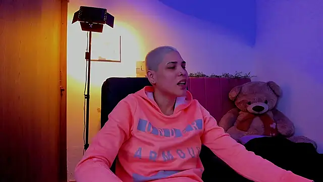 Charlee pink online show from April 17, 3:20 am