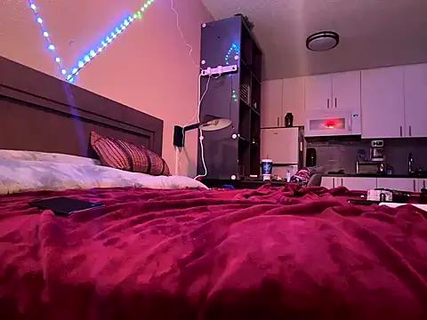 ChillzPnp online show from March 20, 2:40 am