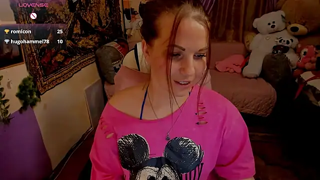Snapshot of masha19981 chatting on July 20, 6:43 pm masha19981 online show from July 20, 6:43 pm