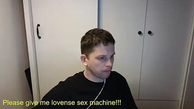 Snapshot of BigL0ve chatting on April 22, 2:29 pm BigL0ve online show from April 22, 2:29 pm