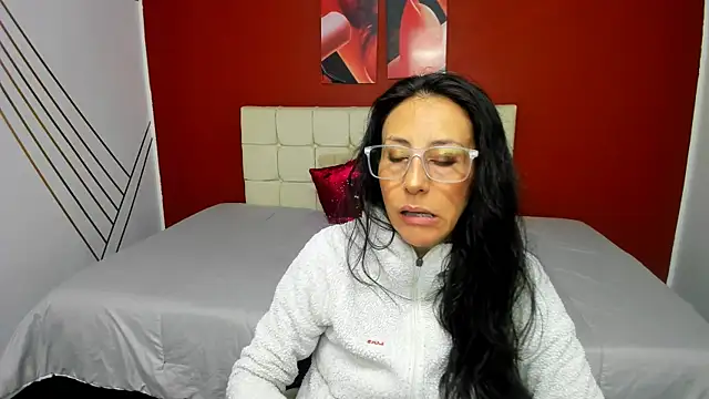 Snapshot of Abrillee1 chatting on December 21, 7:38 pm Abrillee1 online show from December 21, 7:38 pm