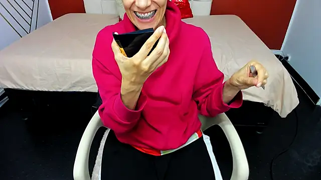 Snapshot of Abrillee1 chatting on December 27, 7:35 pm Abrillee1 online show from December 27, 7:35 pm