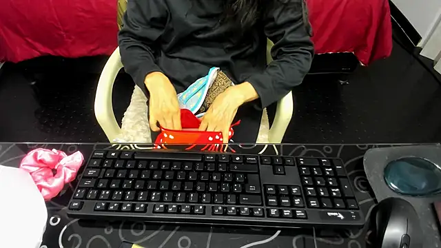 Snapshot of Abrillee1 chatting on February 3, 7:42 pm Abrillee1 online show from February 3, 7:42 pm