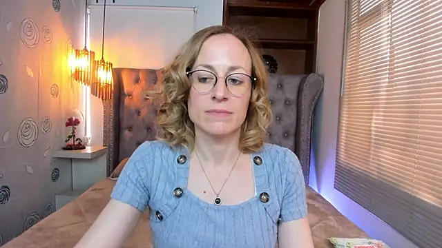 Snapshot of SammySanders chatting on February 1, 6:19 pm SammySanders online show from February 1, 6:19 pm