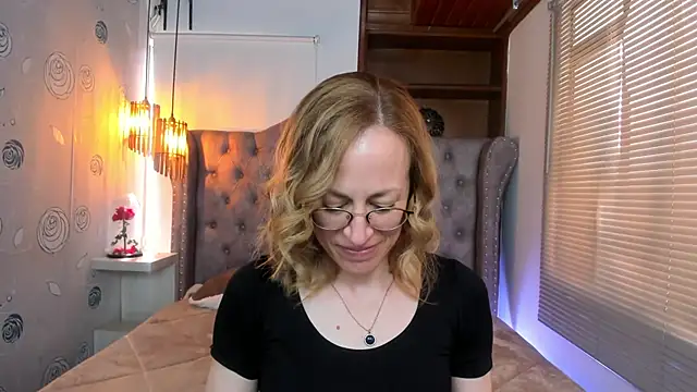 Snapshot of SammySanders chatting on February 8, 3:10 pm SammySanders online show from February 8, 3:10 pm