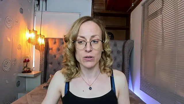 Snapshot of SammySanders chatting on February 12, 10:15 pm SammySanders online show from February 12, 10:15 pm