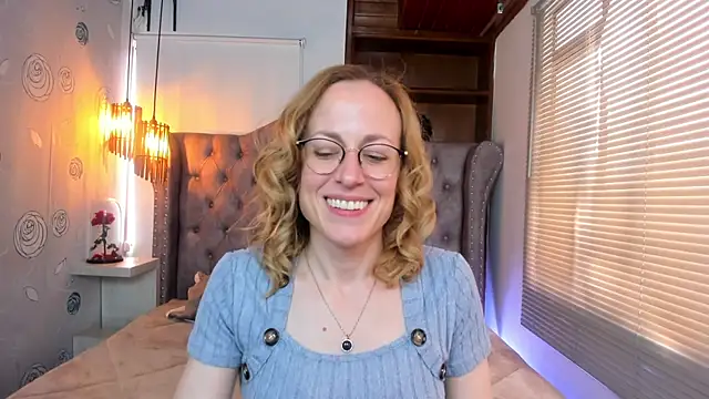 Snapshot of SammySanders chatting on February 15, 6:23 pm SammySanders online show from February 15, 6:23 pm