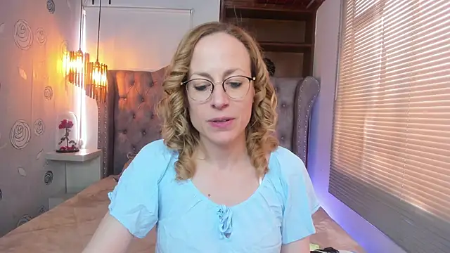 Snapshot of SammySanders chatting on February 21, 4:59 pm SammySanders online show from February 21, 4:59 pm