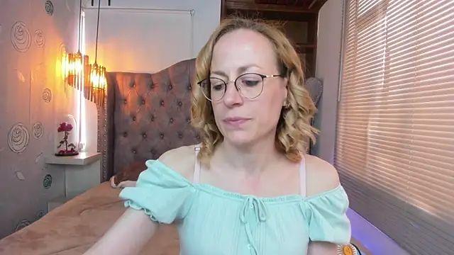 Snapshot of SammySanders chatting on February 28, 5:04 pm SammySanders online show from February 28, 5:04 pm