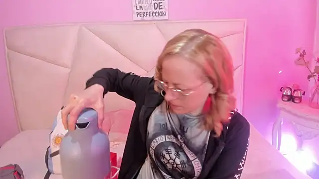 Snapshot of SammySanders chatting on September 22, 1:13 pm SammySanders online show from September 22, 1:13 pm