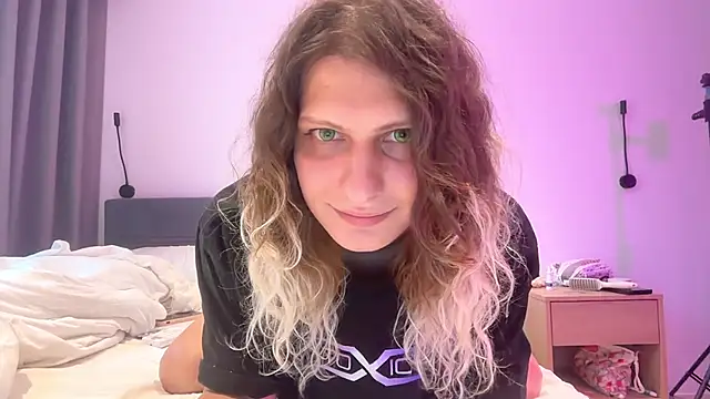 Alice Pinkhead online show from October 16, 8:26 am