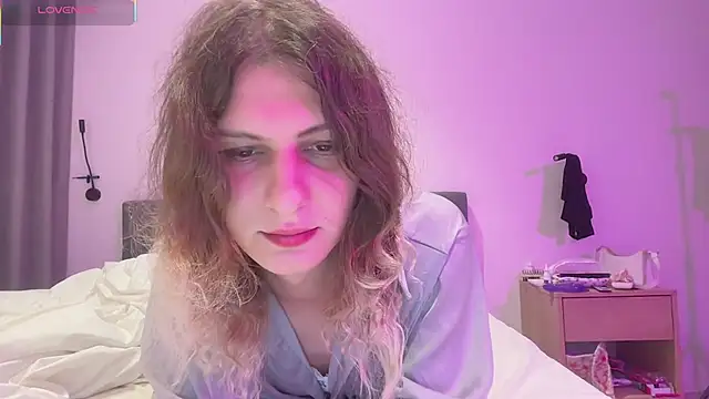 Alice Pinkhead online show from December 2, 5:24 am