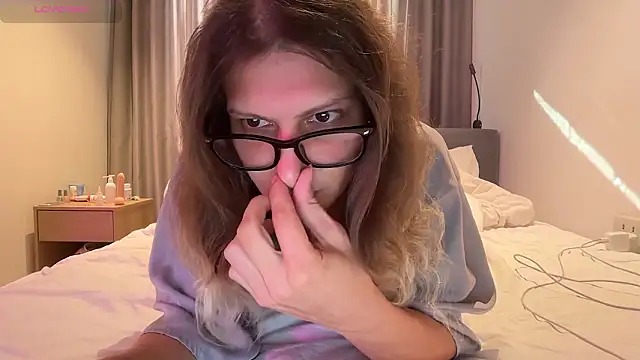 Alice Pinkhead online show from March 19, 9:46 am