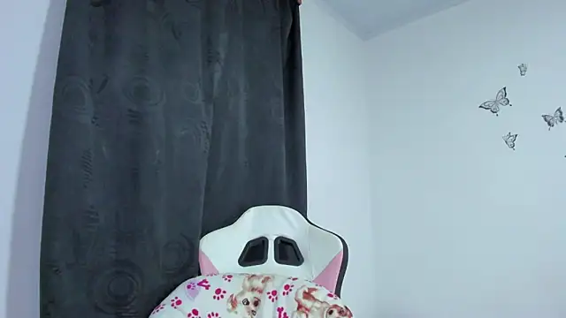 Snapshot of SophieWoods_ chatting on March 20, 1:46 am SophieWoods  online show from March 20, 1:46 am