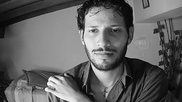 Nicholasrodrii online show from June 17, 12:02 am