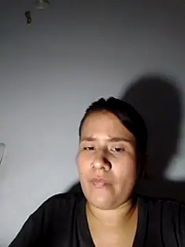Snapshot of sol_miluna chatting on June 25, 5:07 am sol miluna online show from June 25, 5:07 am