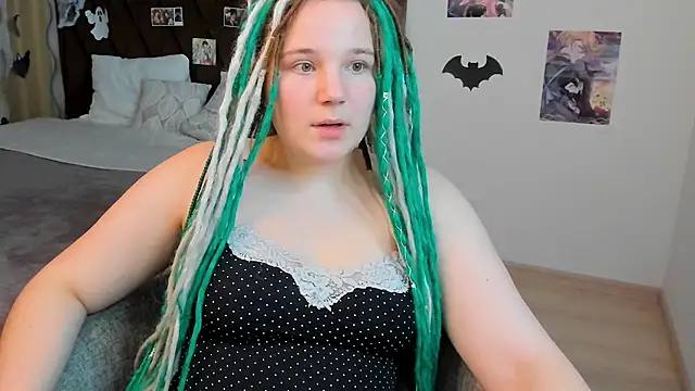 GloriaHylivi online show from December 11, 5:04 pm