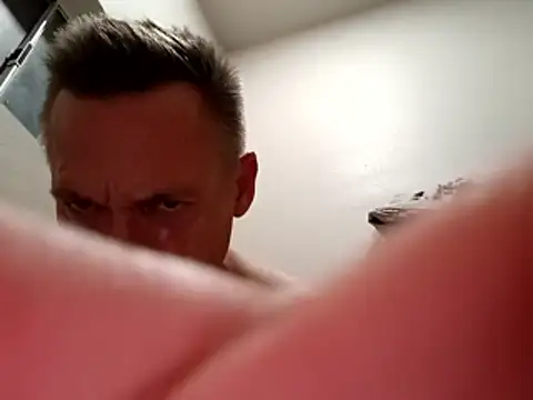 Snapshot of ed44435 chatting on January 9, 4:37 am ed44435 online show from January 9, 4:37 am