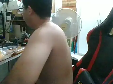 Snapshot of shyboymasturbation chatting on December 21, 1:21 pm shyboymasturbation online show from December 21, 1:21 pm