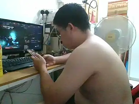 Snapshot of shyboymasturbation chatting on December 24, 3:16 pm shyboymasturbation online show from December 24, 3:16 pm