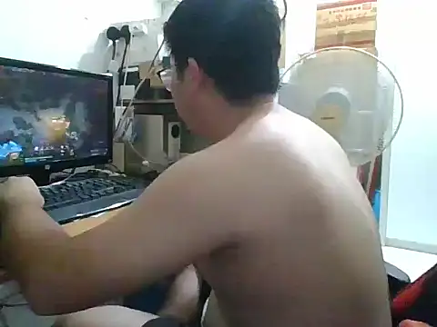 Snapshot of shyboymasturbation chatting on January 4, 3:07 pm shyboymasturbation online show from January 4, 3:07 pm