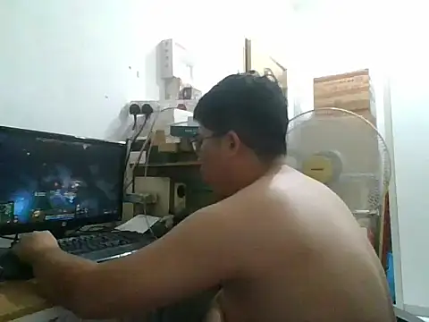 Snapshot of shyboymasturbation chatting on January 20, 5:59 pm shyboymasturbation online show from January 20, 5:59 pm