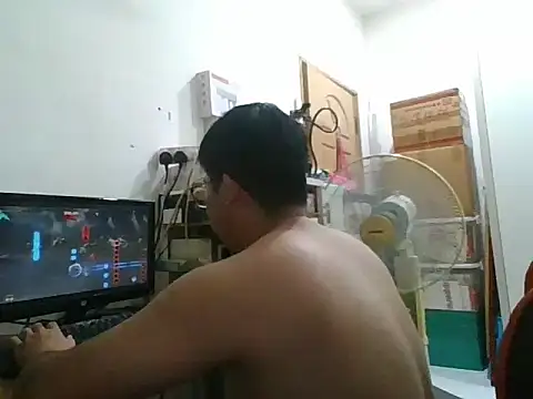 Snapshot of shyboymasturbation chatting on January 28, 5:43 am shyboymasturbation online show from January 28, 5:43 am