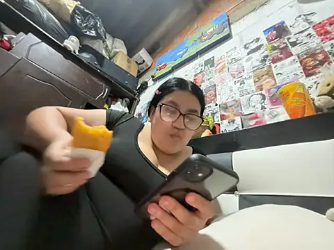 dafne19  online show from April 11, 2:05 am