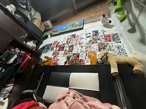 dafne19  online show from April 18, 4:49 am