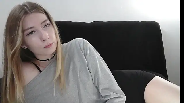 ErikaShyy online show from May 19, 12:11 pm
