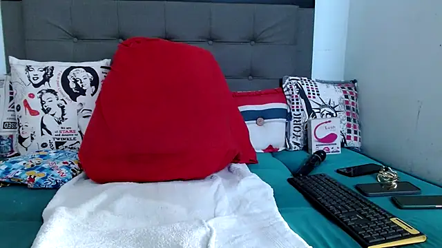 Snapshot of katysquirtdirty chatting on February 14, 8:59 pm katysquirtdirty online show from February 14, 8:59 pm