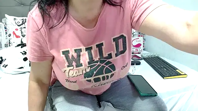 Snapshot of katysquirtdirty chatting on February 17, 9:08 pm katysquirtdirty online show from February 17, 9:08 pm