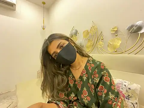 MaYaa  11 online show from April 15, 1:18 pm