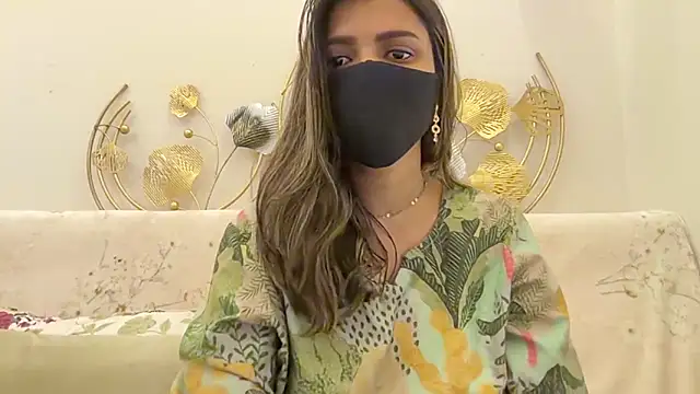 Snapshot of MaYaa__11 chatting on May 6, 7:24 am MaYaa 11 online show from May 6, 7:24 am