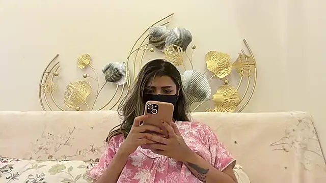 Snapshot of MaYaa__11 chatting on May 7, 7:36 am MaYaa 11 online show from May 7, 7:36 am