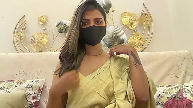 Snapshot of MaYaa__11 chatting on May 21, 7:48 am MaYaa 11 online show from May 21, 7:48 am