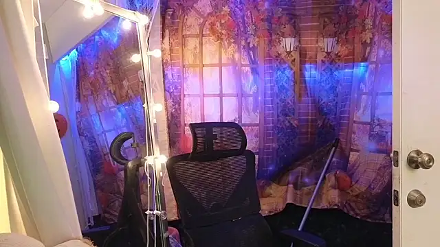 cunty tranny lydia online show from October 9, 4:10 am