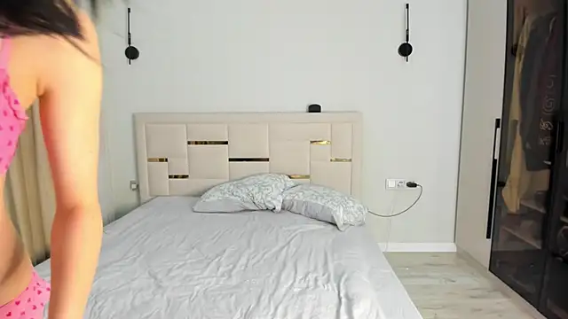 Lola Peach online show from February 25, 5:17 am