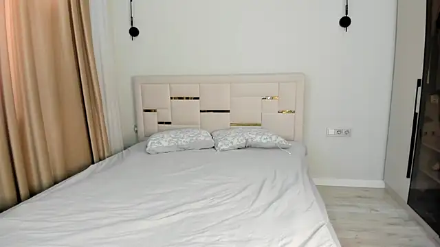 Lola Peach online show from March 30, 5:08 am