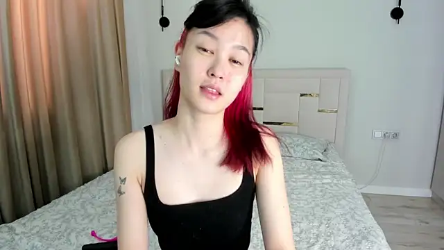 Lola Peach online show from June 2, 4:14 am