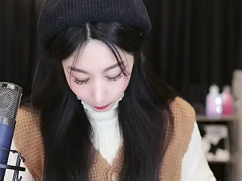 Nuyoah-77 online show from February 5, 5:53 pm