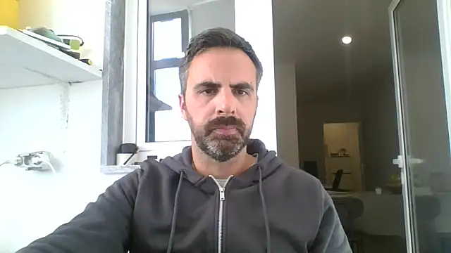 Snapshot of Genntle chatting on November 3, 10:49 am Genntle online show from November 3, 10:49 am