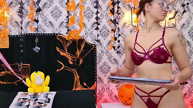 SaaraBrown online show from October 20, 12:16 pm