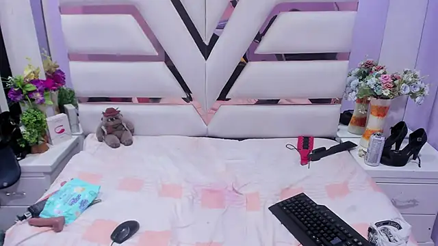 Snapshot of Avi_Thomsonn chatting on December 11, 11:43 pm Avi Thomsonn online show from December 11, 11:43 pm