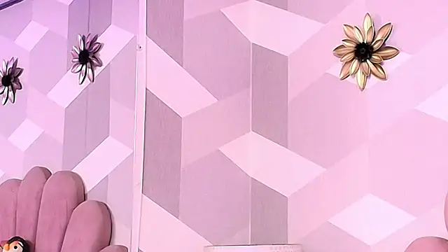 KylieMonnett online show from December 2, 3:12 am