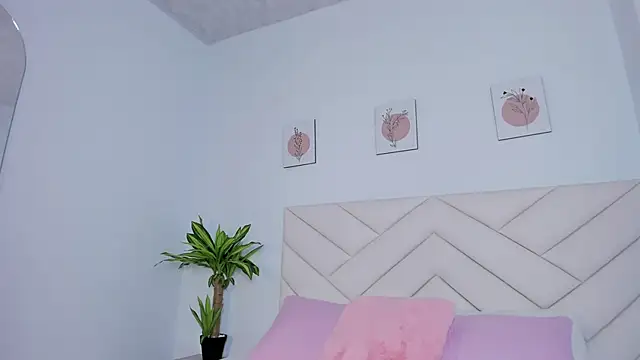 Brianna bigboobs online show from December 29, 2:10 pm