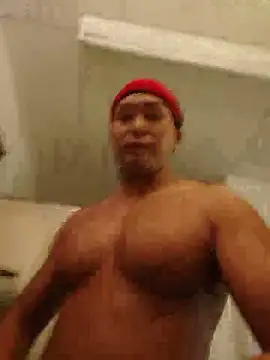 Snapshot of MUSCLE178 chatting on May 18, 11:43 pm MUSCLE178 online show from May 18, 11:43 pm